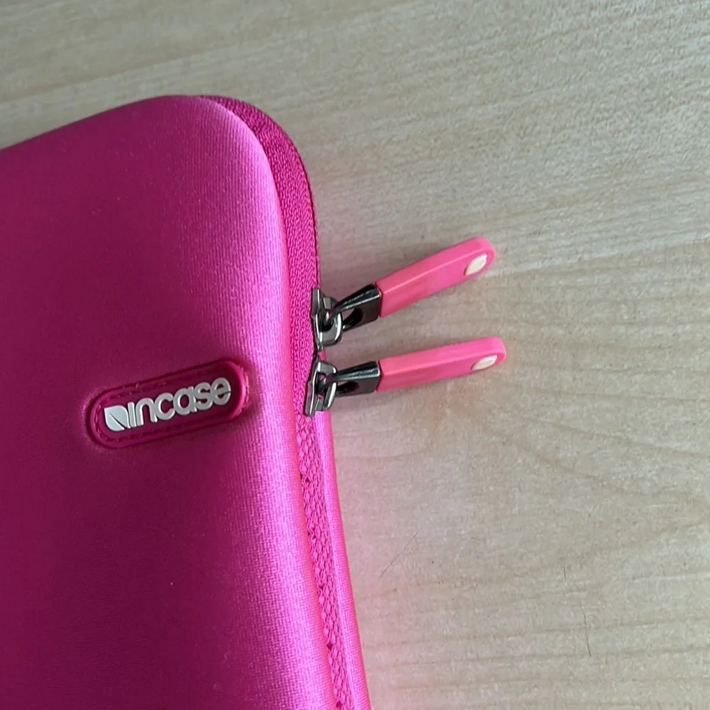 incase laptop cover